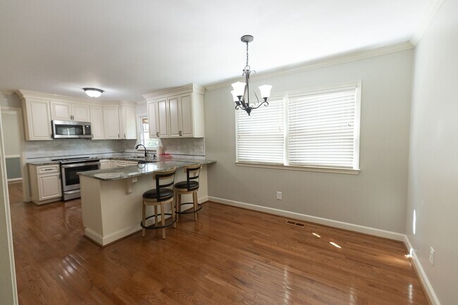 Building Photo - 5517 Robinridge Rd