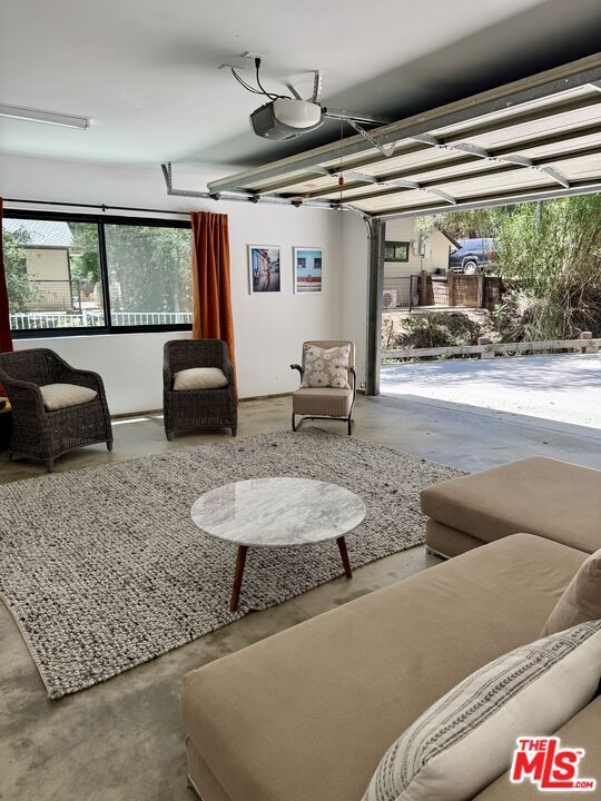 Building Photo - 1380 Old Topanga Canyon Rd