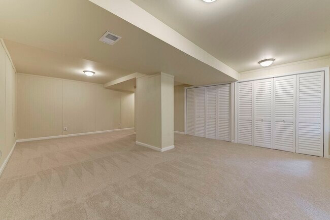 Building Photo - 12264 Dapple Gray Ct