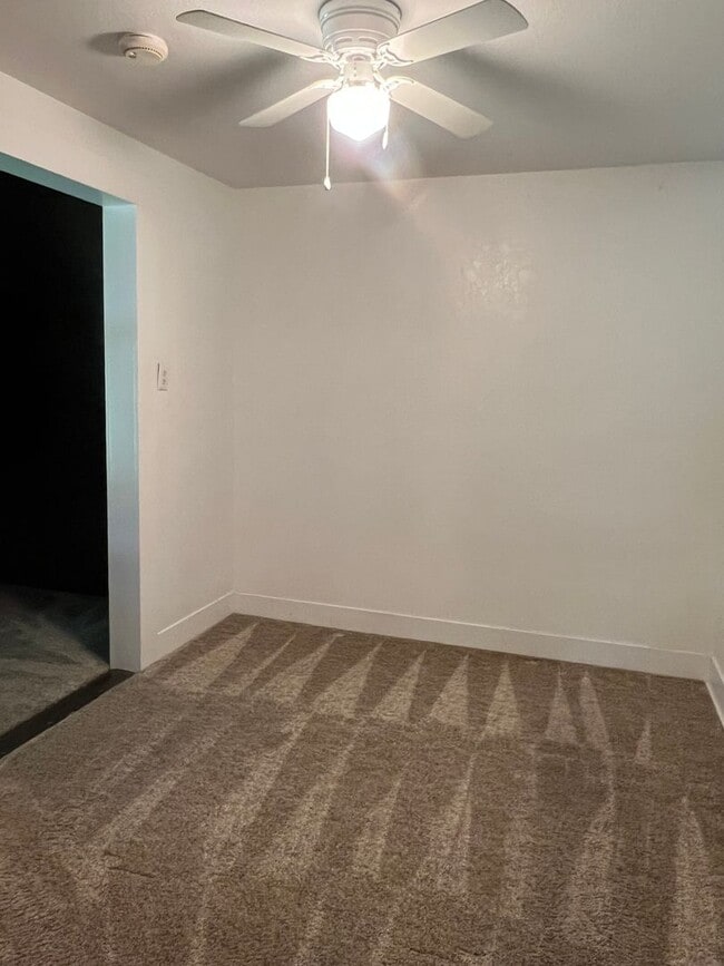 Building Photo - Pine Grove Home