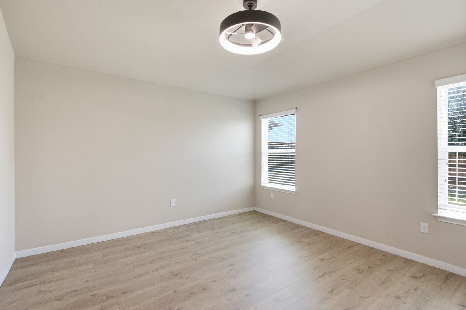 Building Photo - 5813 Roderick Dr