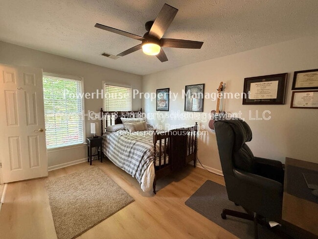 Building Photo - 179 High Creek Dr