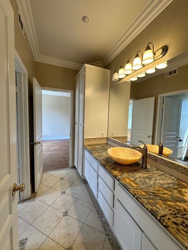 Building Photo - 16791 Wanderly Ln