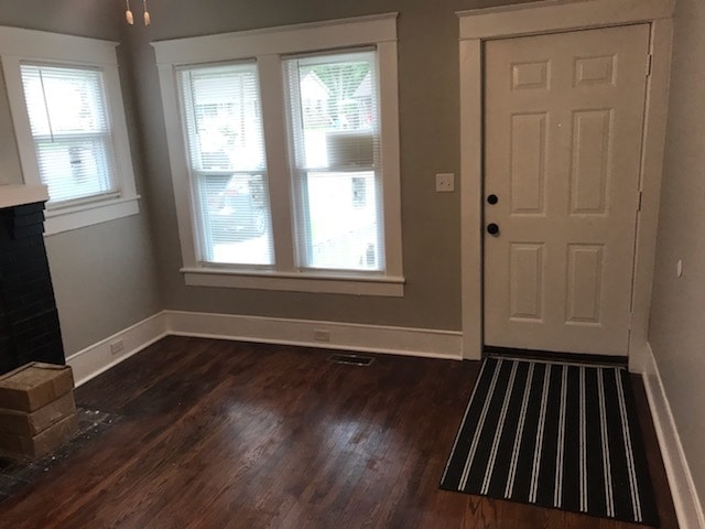 Living Room - 106 W Terrell St