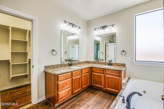 Building Photo - 13401 Emerald Pond Dr