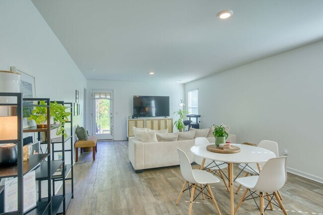 Building Photo - Charming 4-Bedroom Home in Desirable Waterside Community – Surf City, NC