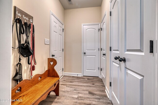 Building Photo - 307 Windward Landing
