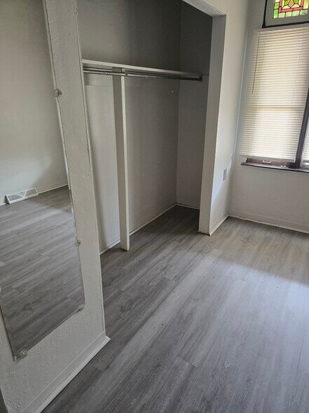 Building Photo - 608 2nd St
