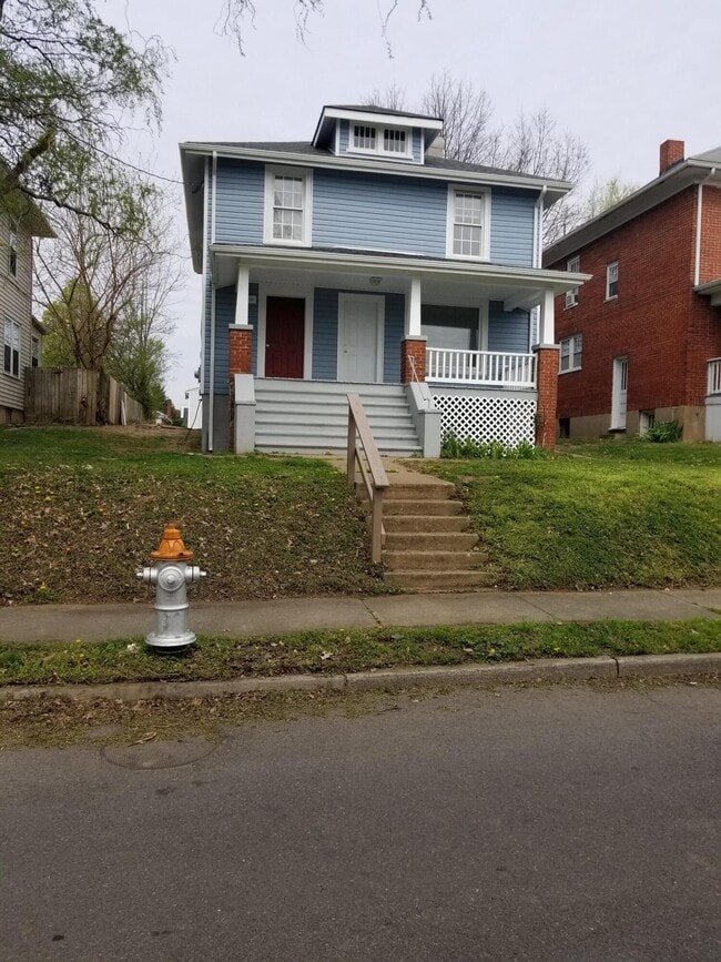 Building Photo - 668 Montrose Ave SE