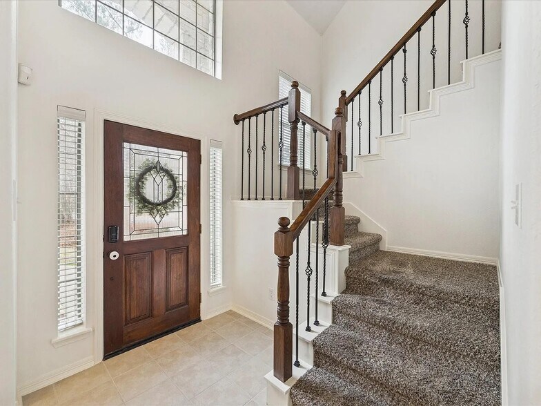 Building Photo - 6418 Sugar Bush Dr