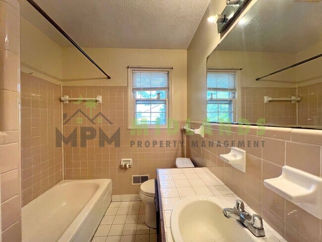 Building Photo - 1217 Faraway Dr