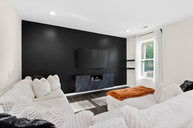 Building Photo - 7132 Wheyfield Dr