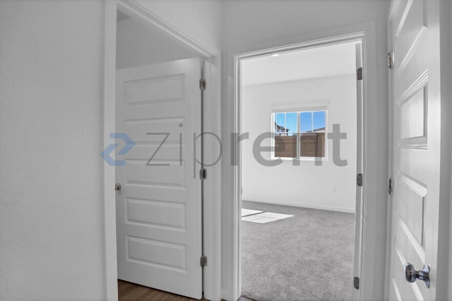 Building Photo - Unit Unit A
