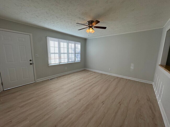 Building Photo - 637 SC-905