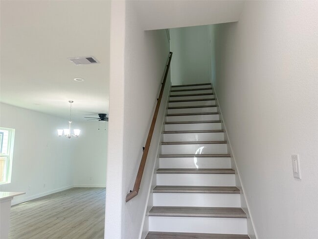 Building Photo - 7813 Hirsch Rd