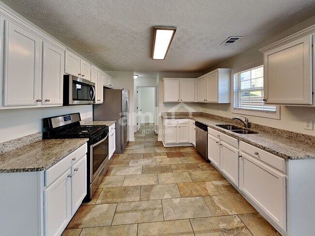 Building Photo - 169 Maxton Ave