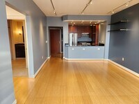 Building Photo - 585 9th St