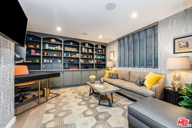 Building Photo - 4635 N Clybourn Ave