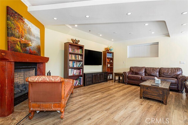 Building Photo - 9334 Wayside Dr
