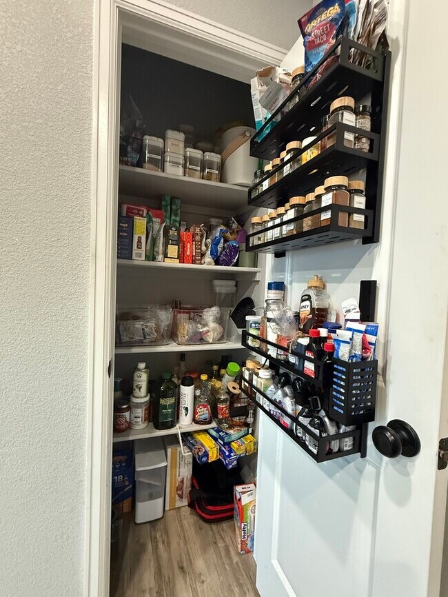 Building Photo - 3 Bed/2.5 Bath Home with Garage / Available Soon / Special Offer