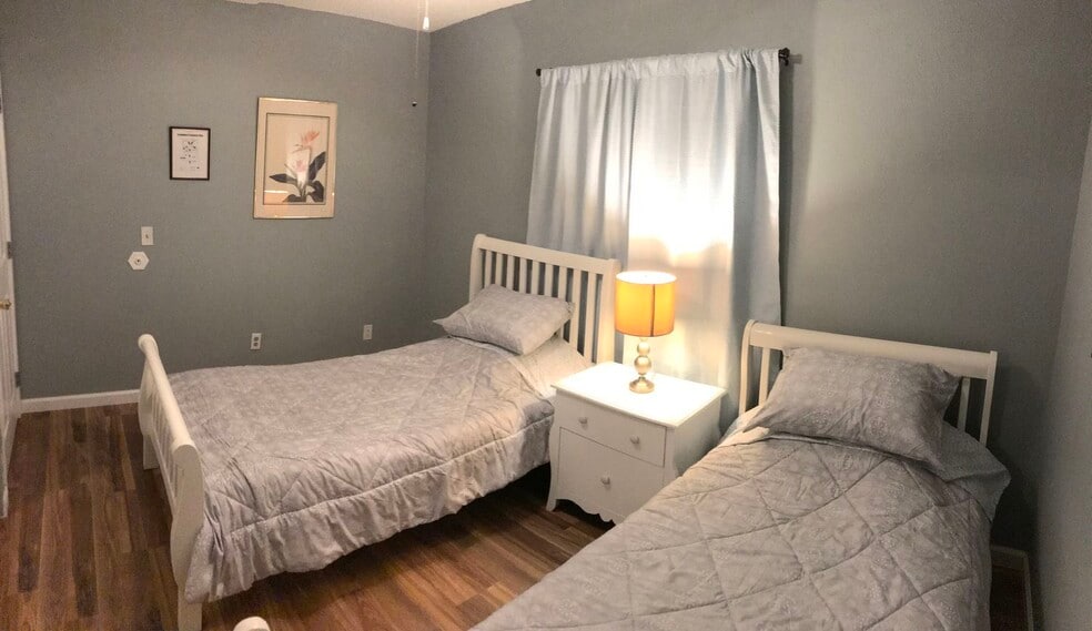 Building Photo - 6577 Desert Queen Ave