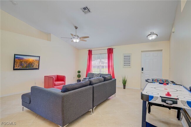 Building Photo - 1904 NE 19th Ave