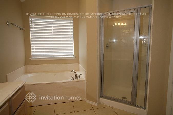 Building Photo - 2829 Clearwater Dr