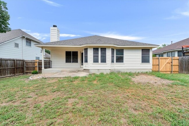 Building Photo - 1707 Primrose Ln