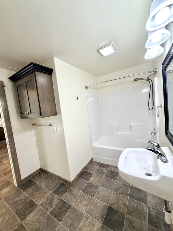 Building Photo - 901 Gibbon St