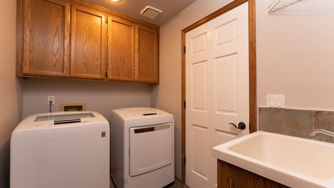 Building Photo - 23516 NE 22nd St