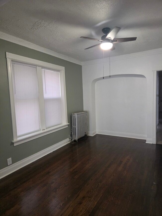 Building Photo - 2120 S Ridgeway Ave