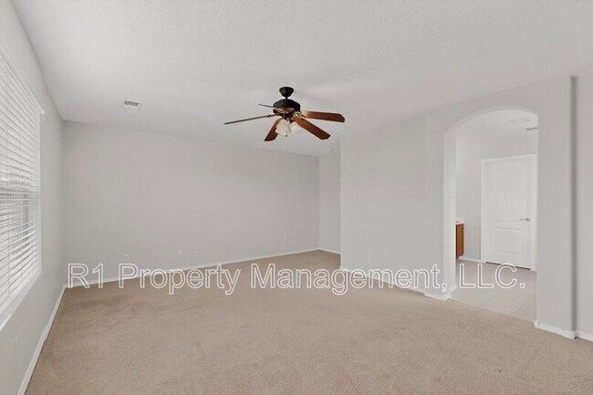 Building Photo - 2713 Violeta Cir SE