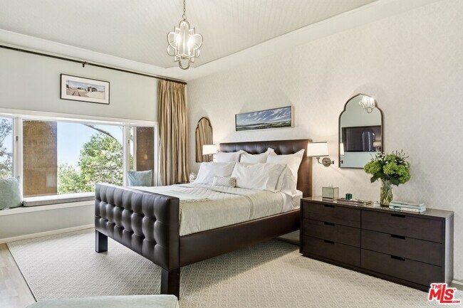 Building Photo - 6203 Temple Hill Dr