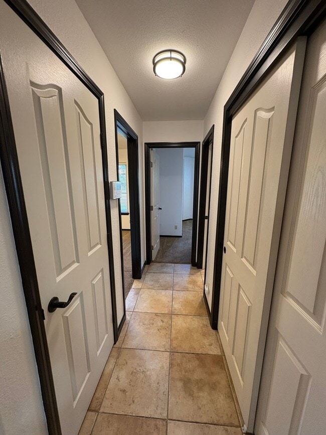 Building Photo - NW Visalia Home coming soon!