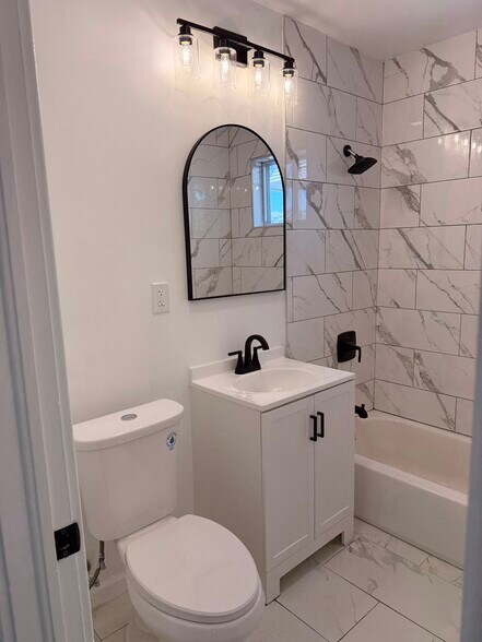 Building Photo - 103 Fox St