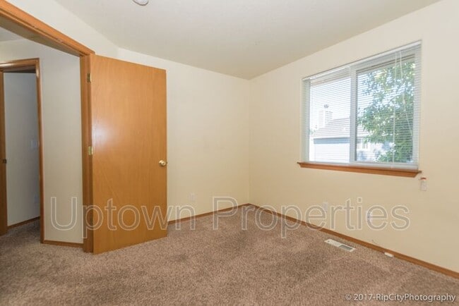 Building Photo - 978 SW 208th Pl