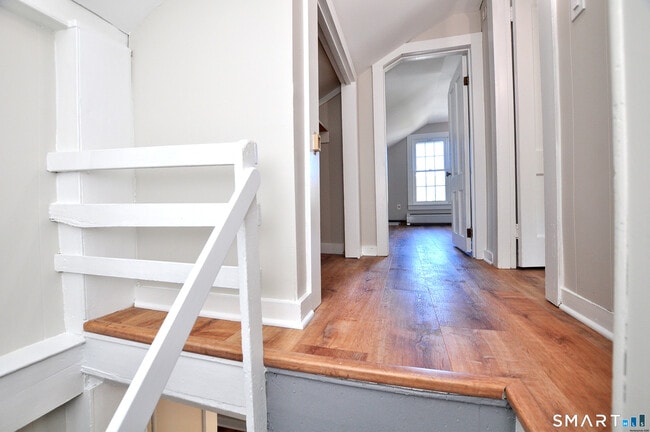 Building Photo - 59 Bridge St