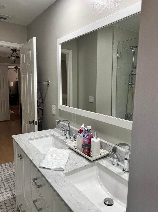 Building Photo - 18280 Coral Isles Dr