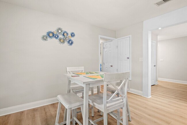 Building Photo - 4570 Yacht Harbor Dr