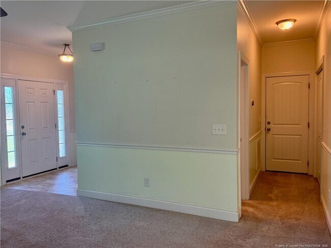 Building Photo - 20 Yelverton Ct