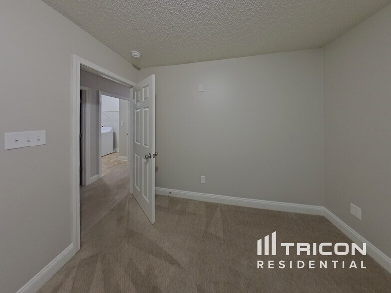 Building Photo - 13706 Traherne Ct