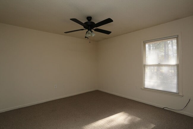 Building Photo - 140 Lanier Dr
