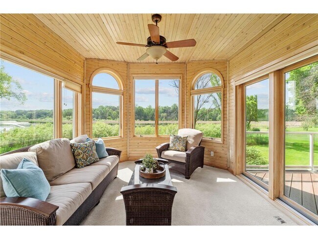 Building Photo - 6210 Deerwood Cir N