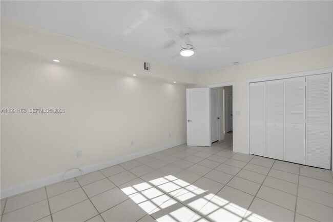Building Photo - 462 Golden Isles Dr