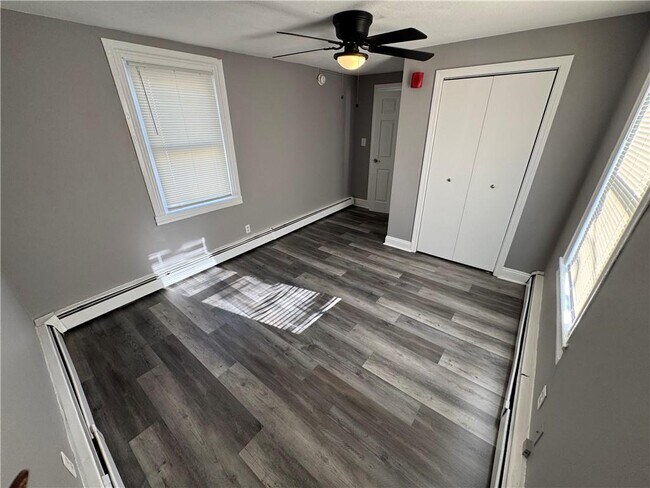 Building Photo - 29 Gesler St