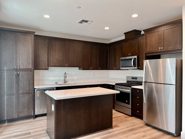 Building Photo - Beautiful Duets at Westfield in Hollister