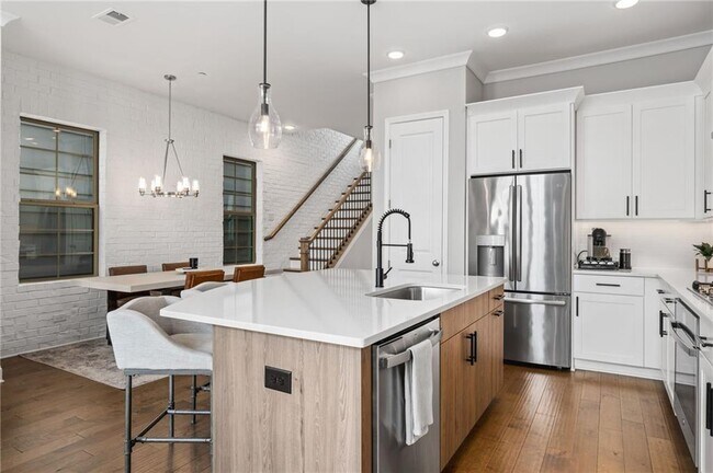 Building Photo - 1093 Kirkland Circle