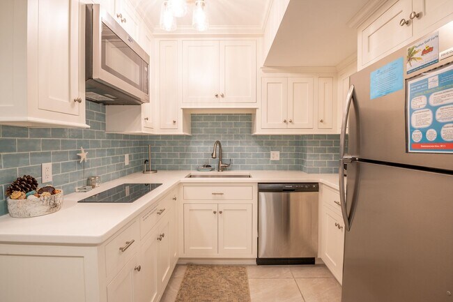 Building Photo - OFF-SEASON MONTHLY RENTAL AVAILABLE MARCH OF 2026