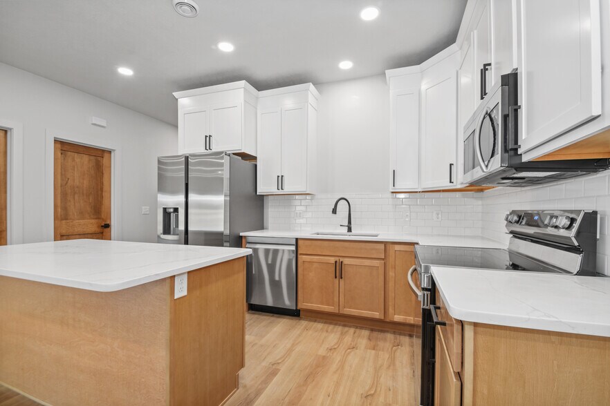 Building Photo - 622 W Matthew Trl