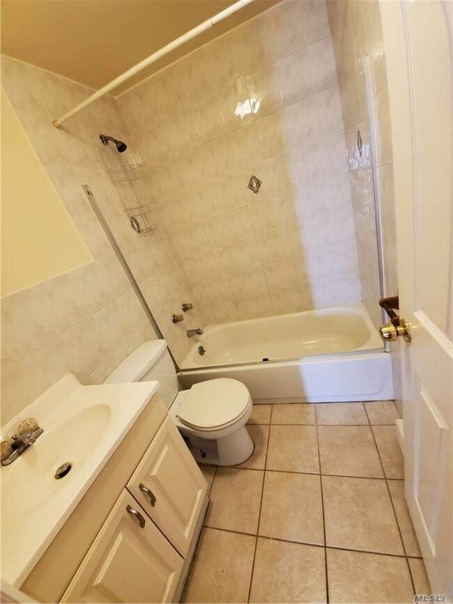 Building Photo - 99 Broadway